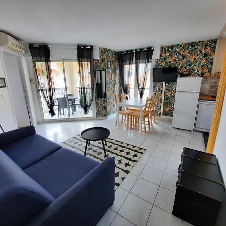 Апартаменты Coeur Marina Climatise Terrasse Parking Фрежюс Экстерьер фото