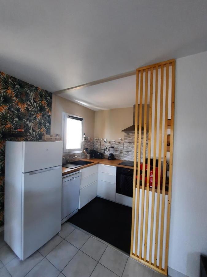 Апартаменты Coeur Marina Climatise Terrasse Parking Фрежюс Экстерьер фото